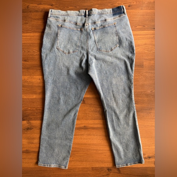 ✨ NWT Abercrombie & Fitch Curve Love Ultra High Rise Slim Straight Jeans ✨ - Picture 2 of 12